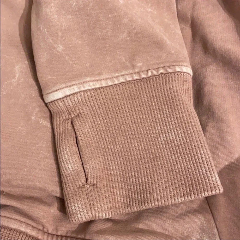 LIKE NEW | Lululemon | Snuggly Sweatshirt | Rustic Red/Pink | Size 6 - Picture 6 of 10